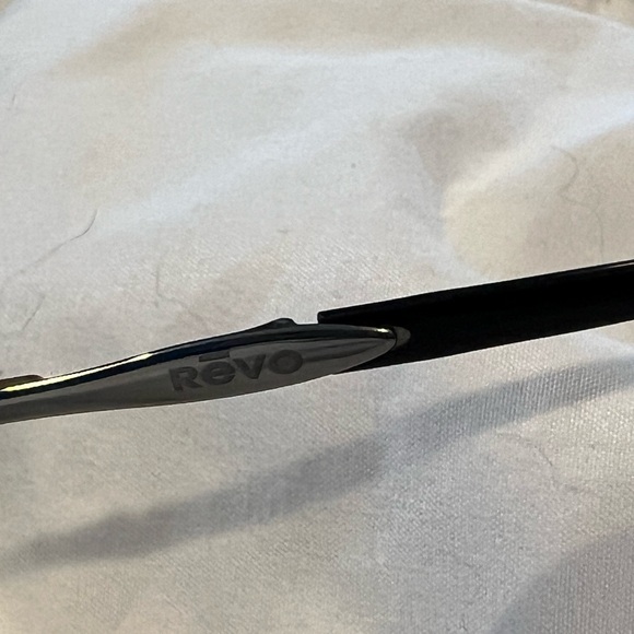 Vintage Revo Blue polarized H2o sunglasses.  Style 3050 - Picture 8 of 10